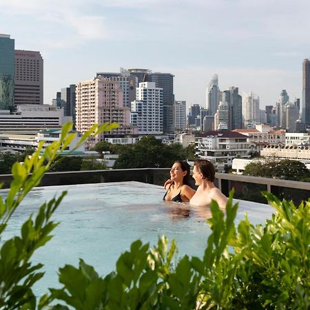 Ascott Embassy Sathorn Bangkok Hotel Kültér fotó View from the rooftop pool