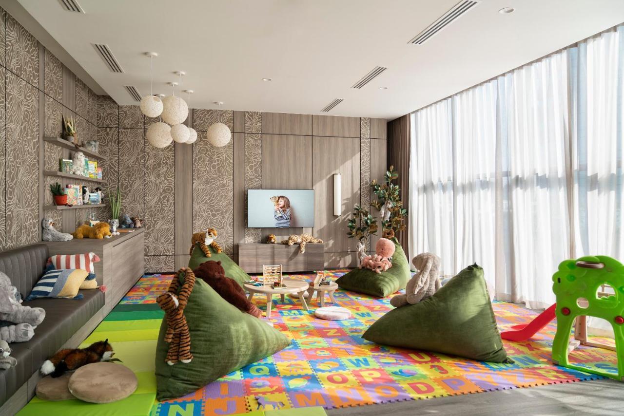 Ascott Embassy Sathorn Bangkok Hotel Kültér fotó A nursery in a hotel