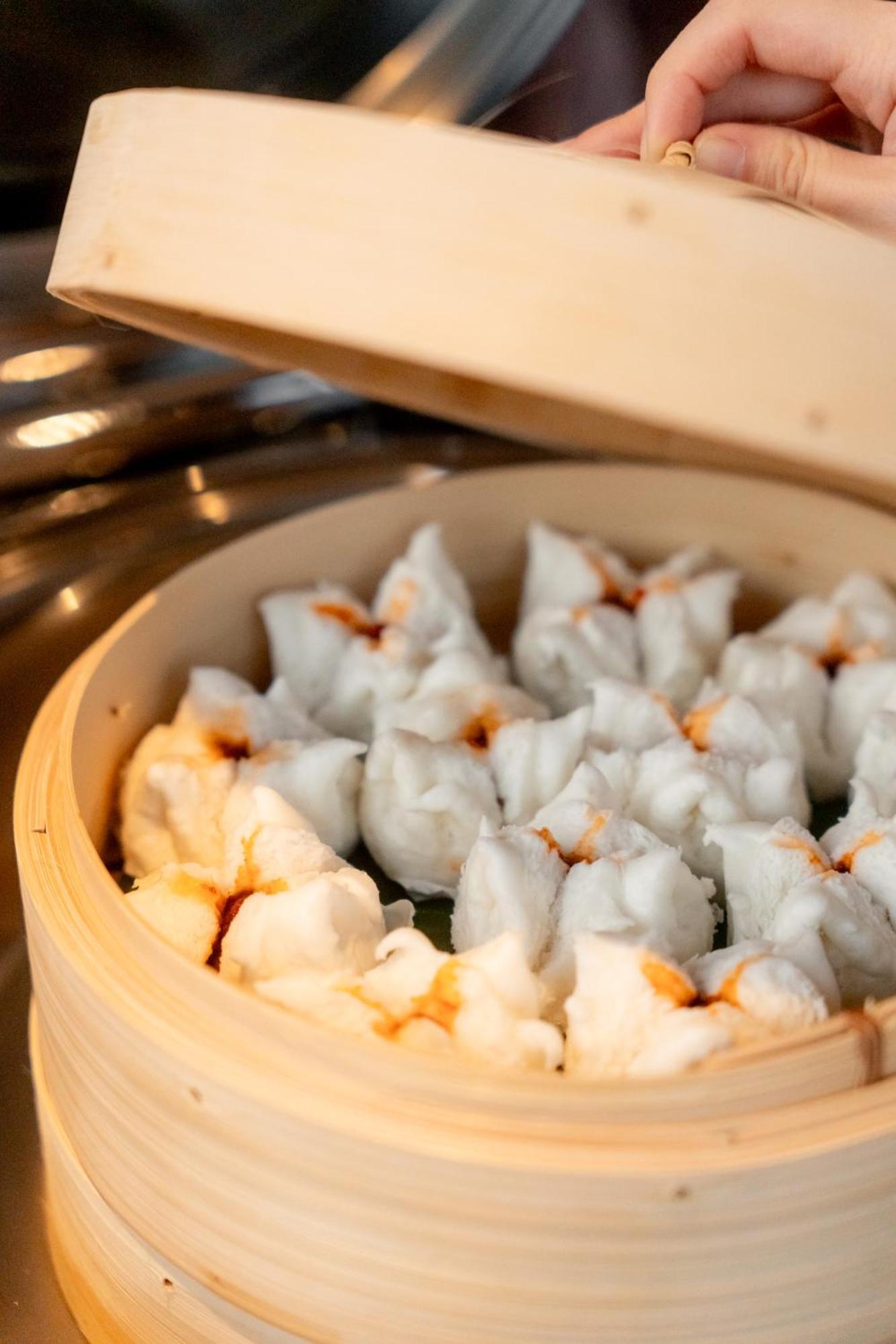 Ascott Embassy Sathorn Bangkok Hotel Kültér fotó Steamed dumplings
