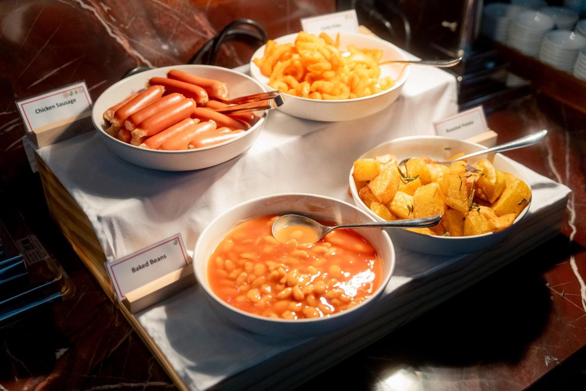 Ascott Embassy Sathorn Bangkok Hotel Kültér fotó Baked beans