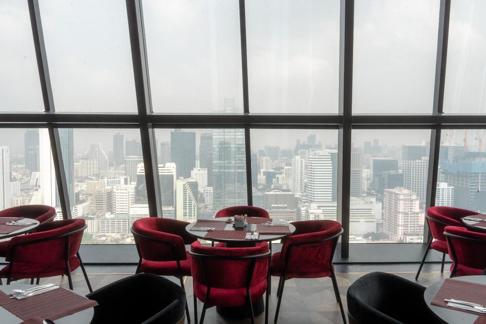 Ascott Embassy Sathorn Bangkok Hotel Kültér fotó View from the restaurant
